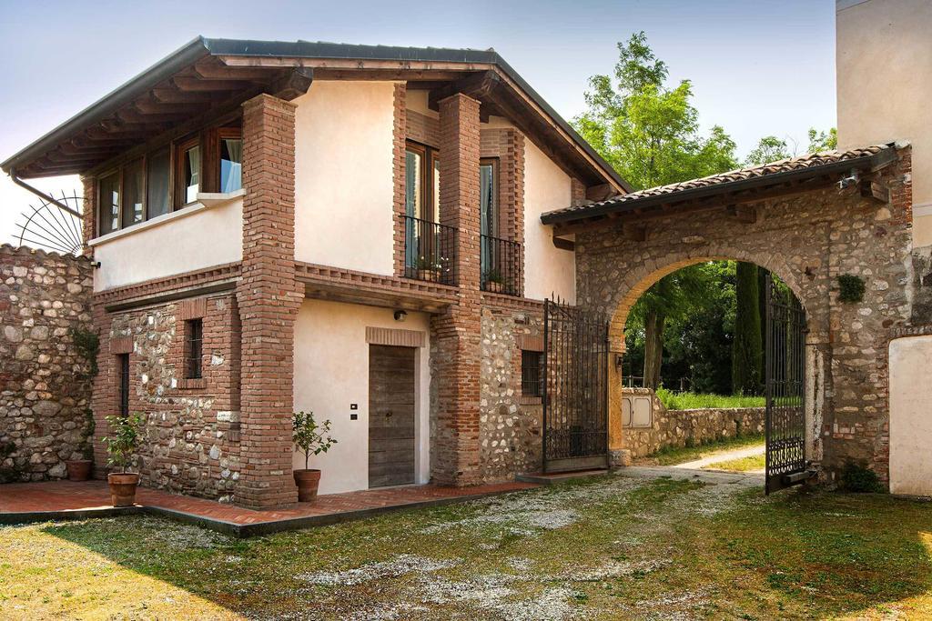 ロナート Antico Cascinale Lombardo Bed & Breakfast 部屋 写真